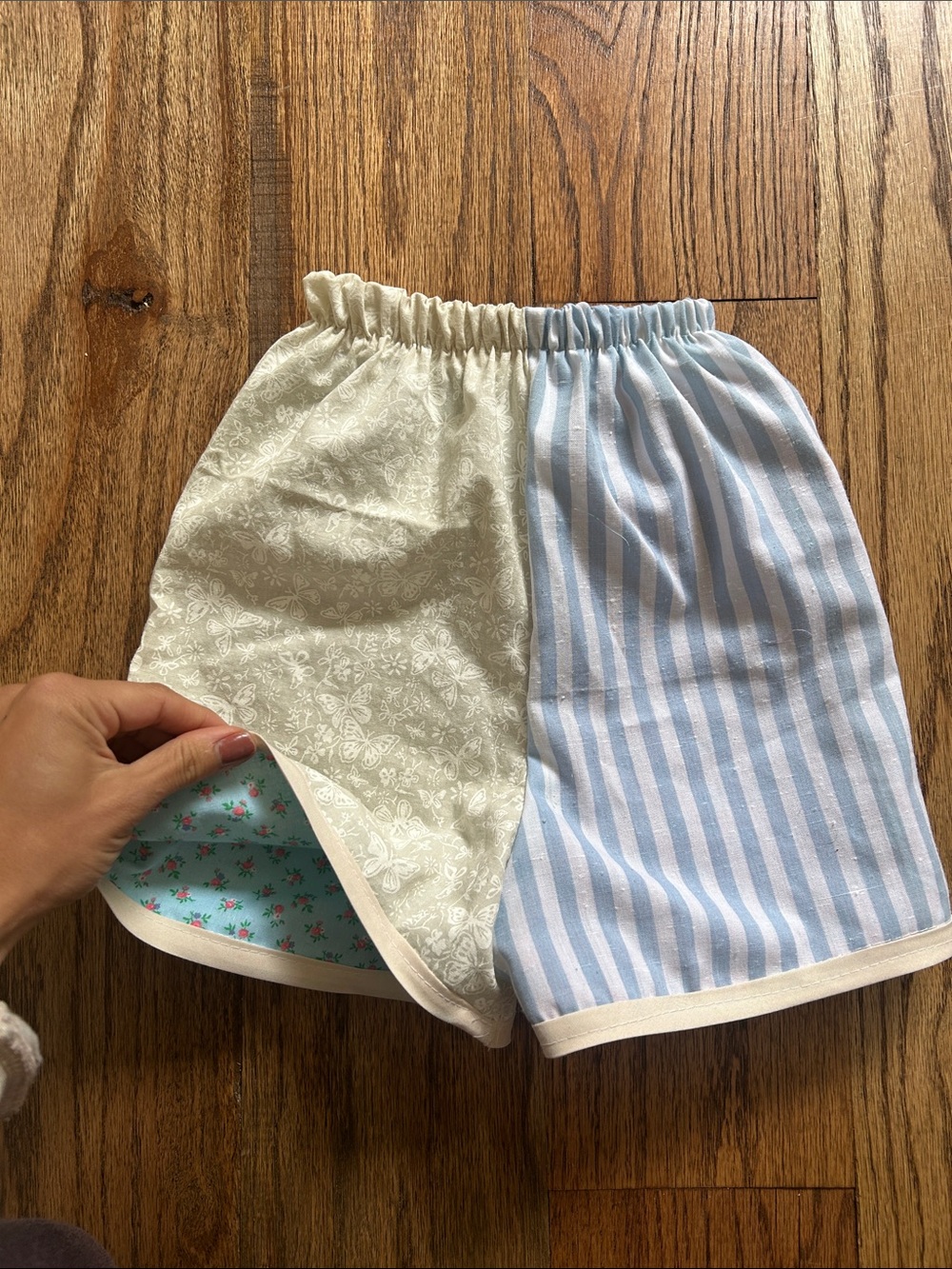 2T Handmade vintage fabric Cotton Shorts in Light Blue & Cream REVERSIBLE